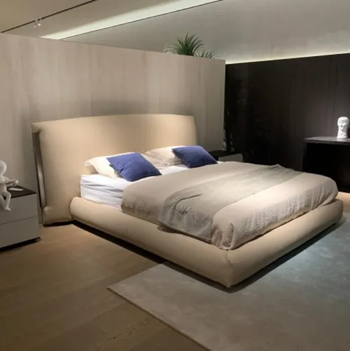 Beiges Modernes Doppelbett aus Holz für Schlafzimmer - Stilvolles Designer Doppelbett mit Holzgestell, ideal für ein elegantes Schlafzimmer. Liegefläche 180 x 200 cm, modernes Design für Erwachsene und Jugendliche.