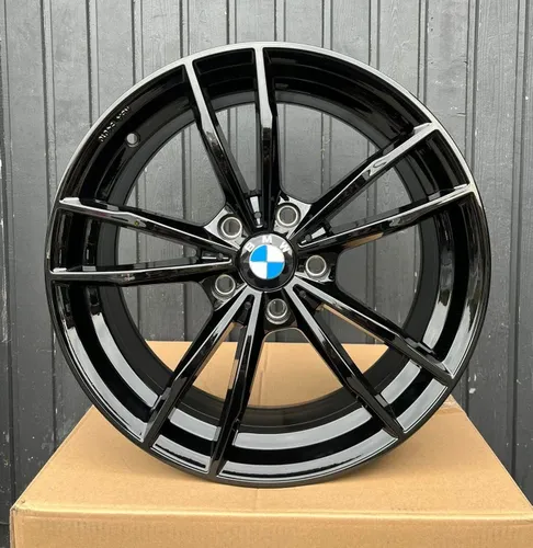 Ultra Wheels UA24 BAY Alufelge 8x18 ET28 schwarz