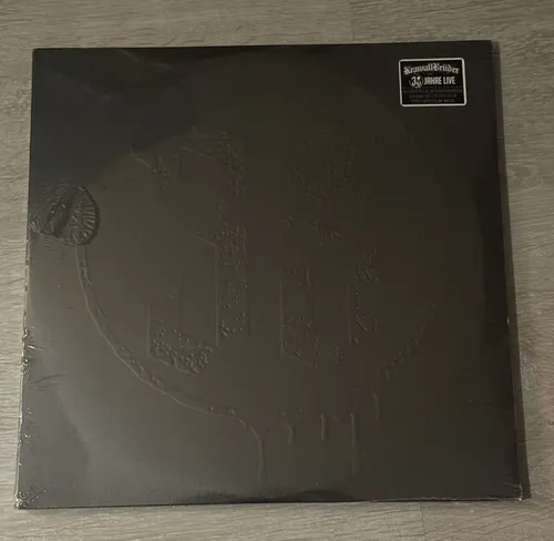 30 Jahre Live [Vinyl LP] - Traditionelle Country Musik - Traditional Country, feiere 30 Jahre Live Musik mit dieser hochwertigen Vinyl LP voller unvergesslicher Hits.