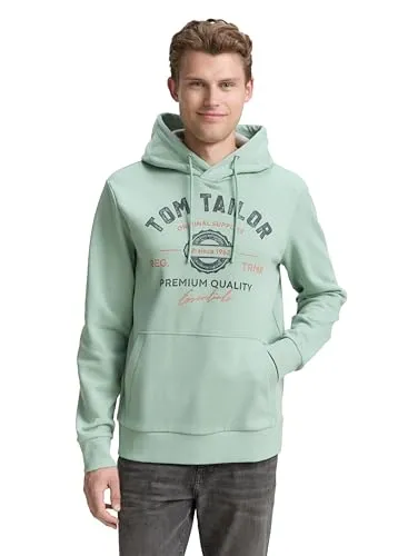 TOM TAILOR Herren Sweatshirt 1043292 mit Kapuze - Stylisches Hoodie Sweatshirt in Dust Green mit großem Logo-Print und Kängurutasche. Weich und warm dank aufgerautem Innenfutter – ideal für Freizeit und Alltag.