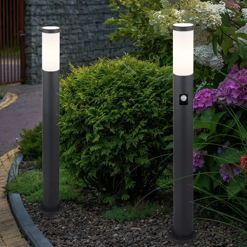 Gartenstehlampe Edelstahl mit Bewegungsmelder - 2er Set, anthrazit, E27 - Lampen für den Außenbereich mit Bewegungsmelder für Sicherheit und Energieeinsparung. Spritzwassergeschützt (IP44) und individuell einstellbare Sensibilität und Leuchtdauer.