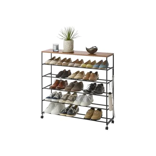 Yamazaki 1466 Tower Schuhregal mit Rollen - Möbelsets: 5-stöckiges Schuhregal mit Holzablage, mobil durch Rollen und mit integrierten Stoppern für sicheren Stand. Perfekt für einen minimalistischen Wohnstil.