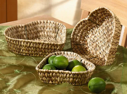 3x Schale in Herz Form aus Wasserhyazinthe, Obst Gebäck Servier Deko Korb