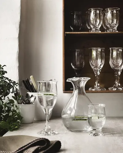 Idéelle Weißweinglas - Elegantes Weißweinglas aus geblasenem Glas, entworfen von Per Lütken. Mit 190 ml Fassungsvermögen und gut ausbalanciertem Design für ein angenehmes Trinkerlebnis.