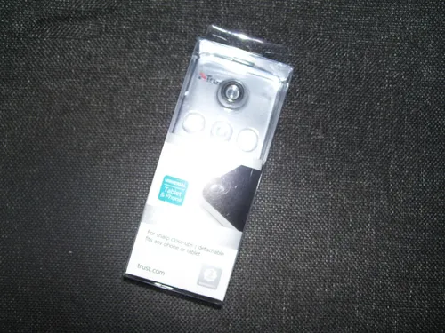 Trust Universal Macro Lens for Smartphones and Tablets