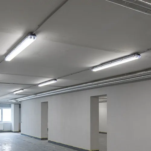 LED Wannenleuchte 48W 5760lm - Set mit 4 Garagenlampen - Hochwertige Feuchtraumleuchte mit IP65 Schutz, ideal für Garagen und Werkstätten. Mit 5760 Lumen sorgt sie für optimale Ausleuchtung bei kaltweißem Licht. Perfekt für industrielle Anwendungen!