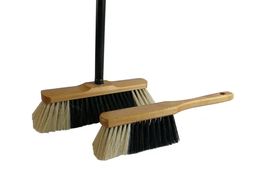 Stubenbesen mit Stiel +Handfeger Besenhaar in schwarz von Bümag e.G.