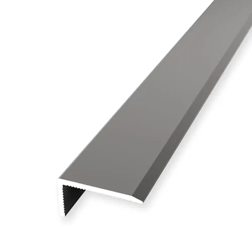 Küberit Treppenkantenprofil 10 x 20 x 1000 mm Aluminium - Robustes Treppenkantenprofil aus Aluminium mit glatter Oberfläche für sicheren Halt und ansprechendes Design. Schützt Kanten vor Abnutzung und sorgt für einen stilvollen Abschluss an Treppen.