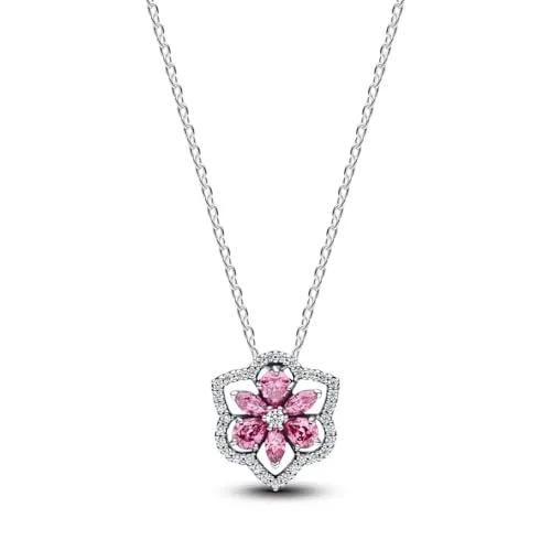 Pandora Kette mit Anhänger 394576C01-45, Rosa Blume mit Zirkonia - Elegante Pandora Kette mit Anhänger in Form einer rosa Blume, gefertigt aus hochwertigem Sterling Silber. Mit funkelnden Zirkonia verleiht sie jedem Outfit einen stilvollen Akzent, ideal für besondere Anlässe oder den Alltag.