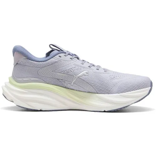 PUMA Herren Laufschuhe Magnify NITRO 3 – Ultimative Dämpfung - Laufschuhe mit atmungsaktivem Funktions-Mesh-Obermaterial und NITROFOAM™ für hervorragenden Komfort. Ideal für lange Strecken oder entspannte Läufe – bring deinen Laufstil auf das nächste Level!