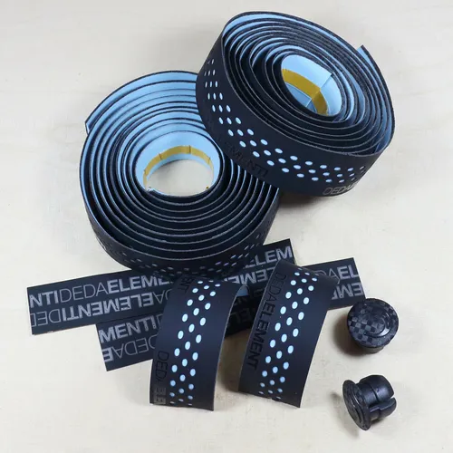 Deda Elementi Presa Tape NASTRO Black/Blue Sky - Lenkerbänder aus perforiertem EVA für hervorragenden Grip und Komfort, ideal für anspruchsvolle Fahrradfahrer.