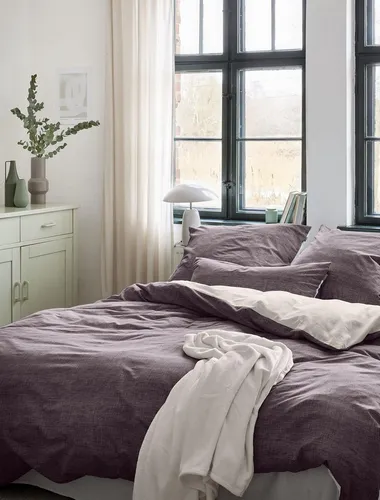 Irisette Wendebettwäsche Wave-HK 8557 - 2-teilige Mako-Satin Bettwäsche in lila, anschmiegsam und atmungsaktiv, ideal für erholsamen Schlaf und pflegeleicht bei 60°C waschbar.