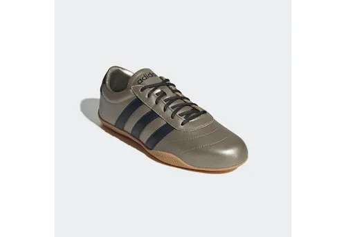 adidas Sportswear GRAND COURT LO Sneaker – Sportlicher Klassiker in Beige - Stylischer Sneaker in Größe 42 2/3, inspiriert vom legendären adidas Superstar. Hochwertiges Obermaterial aus Leder und Synthetik sorgt für Komfort und Langlebigkeit.