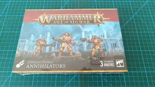 Stormcast Eternals - Annihilators, Warhammer AoS Age of Sigmar - WFB Miniaturen: Stormcast Eternals Annihilators, starke Krieger mit beeindruckenden Fähigkeiten für strategische Kämpfe.