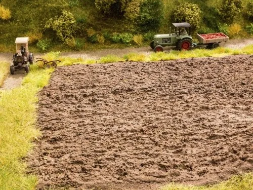 Acker frisch gepflügt Modell von Noch