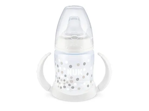 NUK Babyflasche NUK First Choice Trinklernbecher 150ml - Hochwertige Silikon-Trinktülle für sicheres Trinken. Ergonomische Griffe mit Anti-Rutsch-Noppen sorgen für festen Halt. Leicht zu reinigen und ideal für die Nahrungszubereitung. Kompatibel mit der NUK First Choice Reihe.