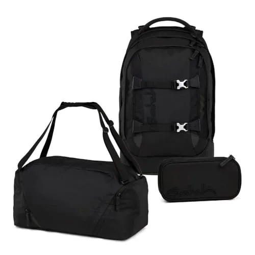satch Pack Nordic Black Skandi Edition 3tlg. Schulrucksack Set - Schulranzen Set inkl. Schlamperbox und Sporttasche, aus 100% recyceltem Material, edles Design mit Metallic-Schnallen und Leder-Applikationen, ideal für stilbewusste Schüler.