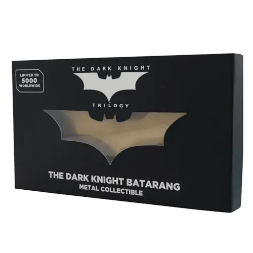 FANATTIK Requisite DC Comics Batman The Dark Knight - Action- & Spielfiguren, detailgetreue Nachbildung aus Metall, perfekt für Sammler und Fans des Dunklen Ritters ab 7 Jahren.
