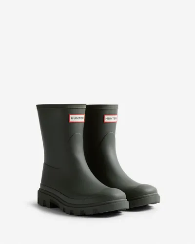 Hunter Downpour Short Boot Dark Olive 39 EU - Wanderschuhe in Größe 39, Farbe Dark Olive, aus robustem Gummi für optimalen Wetterschutz und Komfort bei jedem Abenteuer.
