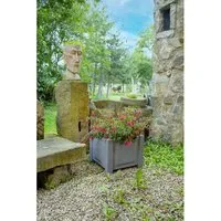 KHW Pflanzkasten quadratisch Grau - Pflanzkübel aus schlagfestem, UV-beständigem Kunststoff, ideal für Kübelpflanzen und einfach zu montieren, perfekt für Balkon oder Terrasse.