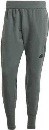 adidas Boyfriend-Jeans M Z.N.E. WTR PT LEGIVY - Jeans für aktive Tage mit feuchtigkeitsabsorbierender AEROREADY Technologie und kuscheligem Tragekomfort. Reißverschlusstaschen für wichtige Essentials und umweltfreundlich aus 70% recycelten Materialien.