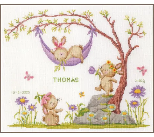 VERVACO Gezählter Kreuzstich Stickpackungen Baby Geburt HÄSCHEN IM GARTEN - KOMPLETTES Set mit hochwertigem Material für kreatives Handarbeiten. Ideal für Anfänger und Profis. Detaillierte Anleitung in 8 Sprachen. Perfekt als Geschenk zur Geburt oder für die eigene Wanddekoration.