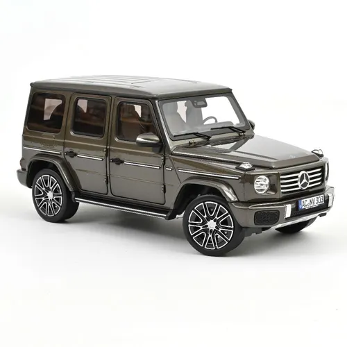 Norev 183036 Mercedes-Benz G-Class 2024 Indium Grey 1:18 - Detailliertes 1:18 Modell des Mercedes-Benz G-Class in Indium Grey. Mit öffnenden Türen und Haube, ideal für Sammler. Hochwertige Verarbeitung und mit OVP.