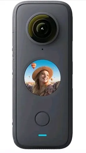 Insta360 One X2 Pocket Camera - 360° Action Kamera - Action-Cam mit 5.7K Dual-Lens für beeindruckende 360° Aufnahmen, ideal für Abenteuer und kreative Projekte. Wasserdicht bis 10m und kompakt für unterwegs.