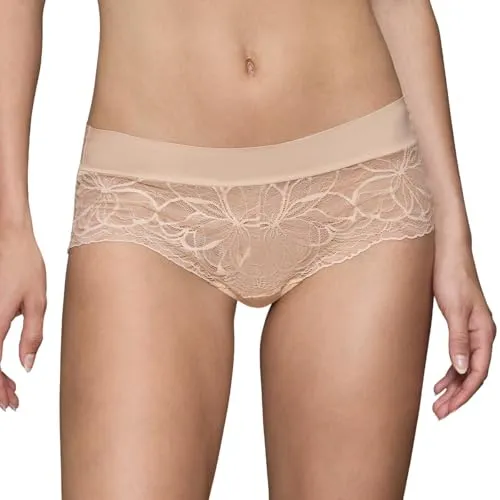 Triumph Damen Body Make-Up Illusion Lace Shorty, Nude BEIGE, 46 - Funktionsunterwäsche mit modernem Rückendesign, unsichtbarem Bund und Bindung für höchsten Tragekomfort und eine perfekte Silhouette.