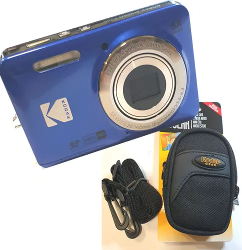 Kodak FZ55 blau Digitalkamera + Kodak Gear Tasche von Kodak