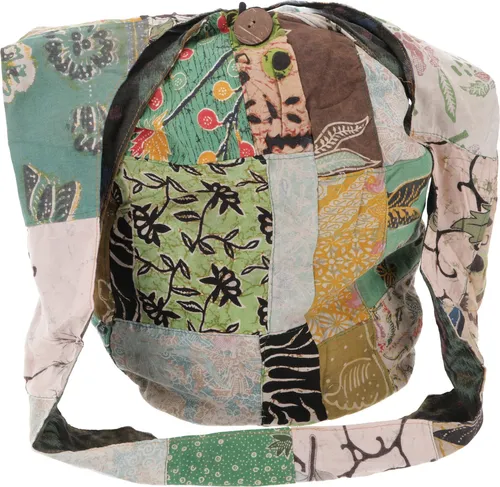 Große Boho Schultertasche – Patchwork Shopper in Grün - Stylische Unisex Schultertasche aus 100% Baumwolle, ideal für den Alltag. Mit 2 Fächern und fairer Herstellung in Indonesien bietet sie viel Platz und einen einzigartigen Ethno-Stil.