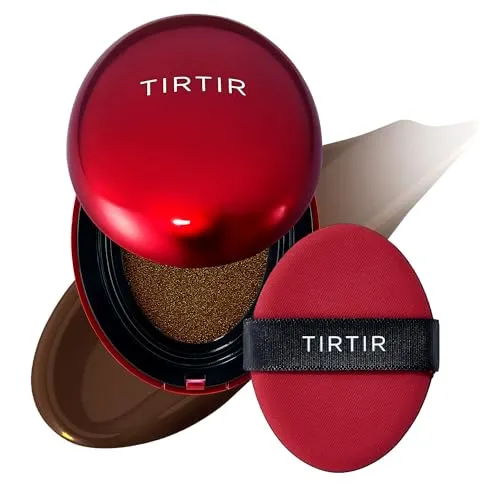 TirTir Mask Fit Red Cushion Foundation 18 g 51N Fudge - Innovative Foundation mit hoher Deckkraft und Pflegeeigenschaften, ideal für alle Hauttypen, einschließlich sensibler Haut. Für einen frischen, strahlenden Teint den ganzen Tag.