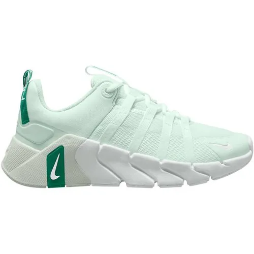 NIKE Damen Workoutschuhe W FREE METCON 7 - Vielseitiger Trainingsschuh mit verbesserter Mittelfußunterstützung und bewährter Nike Free-Technologie für ein dynamisches Laufgefühl. Ideal für den Wechsel zwischen verschiedenen Trainingsarten.