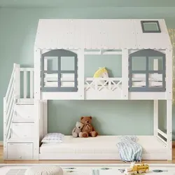 Etagenbett mit Dach und Fenster