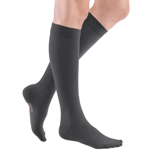 mediven comfort CCL2 AD Kompressionsstrümpfe kurz - Komfortable Kompressionskniestrümpfe (34-38 cm) mit Softspitze und Trikotabschlussrand. Ideal zur Linderung von Stauungsbeschwerden und Ödemen, sowie für ein angenehmes Tragegefühl.