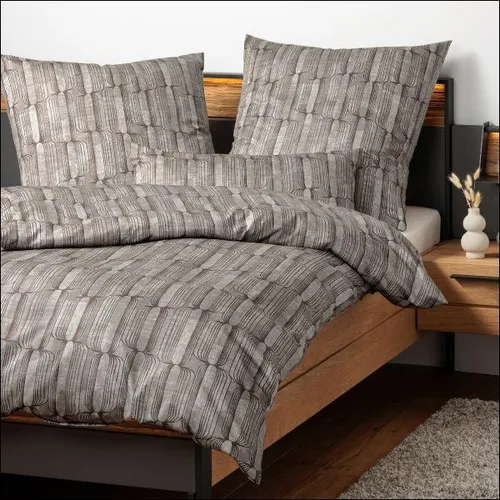 Baumwoll Bettwäsche Milano Janine - Moderne Bettwäsche aus 100% Baumwolle in edlem Mako-Satin. Atmungsaktiv, pflegeleicht und mit seidigem Schimmer – ideal für warme Sommernächte und vielseitige Einrichtungsstile.