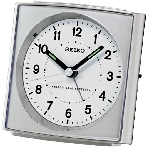 Seiko Funkwecker QHR022S - Silber - Wecker aus Kunststoff mit Piep-Alarm, Schlummerfunktion und Zifferblattbeleuchtung für ein komfortables Aufwachen.
