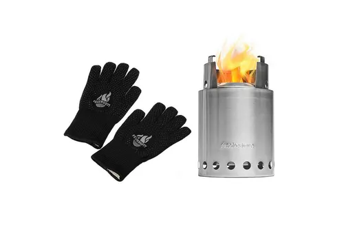 Feuergott Holzkohlegrill FEUERGOTT Grillhandschuhe & Solo Stove Titan Campingkocher - Perfekt für deinen Campingausflug: Der Solo Stove Titan aus hitzebeständigem Edelstahl ist leicht zu transportieren und schnell einsatzbereit. Zusätzlich erhältst du praktische Grillhandschuhe für sicheres Handling.