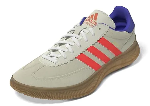 Adidas HB Spezial Pro - Weiß - Indoorschuhe mit Obermaterial aus Wildleder und Leder, ausgestattet mit bequemer Boost Zwischensohle und Traxion Außensohle für optimalen Grip und schnelle Beinarbeit.