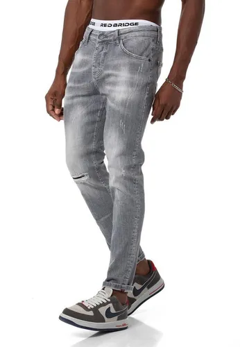 RedBridge Slim-fit-Jeans Distressed-Look grau W33 - Stylische Slim-fit-Jeans im Distressed-Look, ideal für Streetwear-Looks. Aus 98% Baumwolle für hohen Tragekomfort, perfekt für lässige Outfits.