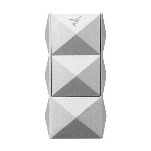 Colibri Zigarrenfeuerzeug Quasar - Doppelte Jet Flamme im Pyramidenkörper - Elegantes Metallfeuerzeug mit doppelter Jet-Flamme für präzises Anzünden. Ideal für Zigarrenliebhaber, die Wert auf Qualität und Stil legen. Lieferung unbefüllt.