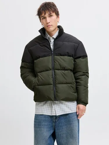 Jack & Jones MAZE Pufferjacke - Grün - M - Stylische Pufferjacke für den Alltag mit Kapuze und durchgehendem Reißverschluss. Leichte Füllung sorgt für Wärme, während das Colorblock-Design modern und sportlich wirkt. Perfekter Sitz durch dehnbare Bündchen.