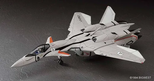Hasegawa  22 1/72VF-11B Thunderbolt Macross Plus