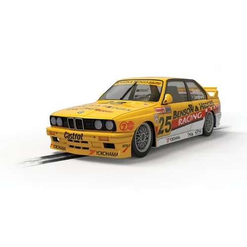 Scalextric 4401 1:32 BMW M3 E30 B&H 1992 - Scalextric Slotcar, detailgetreu und ideal für Rennsportfans, mit DPR und Magnatraction für verbessertes Fahrverhalten auf deiner Strecke.