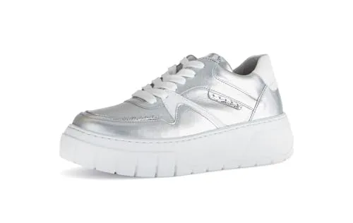 Gabor Fashion Damen-Schnürhalbschuh Silber-Weiß - Sneaker mit modernem metallischen Glanz, optimaler Passform und rutschhemmender Plateausohle für sicheren Halt. Bequemes, recyceltes Fußbett sorgt für hohen Tragekomfort.
