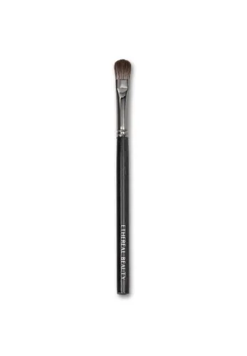 ETHEREAL BEAUTY Large Eyeshadow & Concealer Brush N°5 - Veganer Lidschatten- und Concealer-Pinsel für sanfte Übergänge und perfekte Grundierung. Hergestellt in Deutschland, sorgt er für ein gleichmäßiges Farb-Finish und ist hautverträglich.