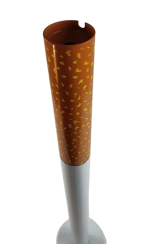 Standaschenbecher 72 cm mit Fuß - Zigarette Ascher für Innen und Außen - Robuster Standaschenbecher in Zigarettenoptik, ideal für Garten und Terrasse. Mit einem stabilen Metallfuß und einer Höhe von 72 cm sorgt er für Ordnung im Freien.