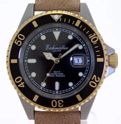 Eichmüller Taucher Leder Herrenuhr mit Lupe und Datumsanzeige - Armbanduhren für Herren, wasserdicht bis 20 ATM und ausgestattet mit hochwertigem Miyota Quarzwerk für präzise Zeitmessung.