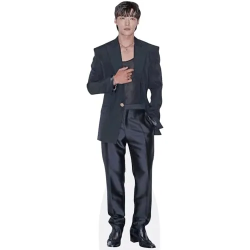 Woo Do-Hwan (Black Suit) Pappaufsteller lebensgross von Celebrity Cutouts