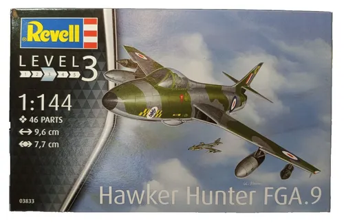 Revell 03833 Hawker FGA.9 - Maßstab 1:144 Modellbausatz für Einsteiger, detailgetreu und authentische Darstellung der RAF No.54 Squadron 1968
